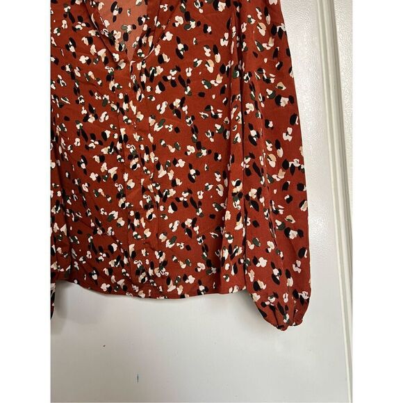 Emery Rose Patterned Long Sleeve Blouse Woman’s Size Large - Picture 2 of 7